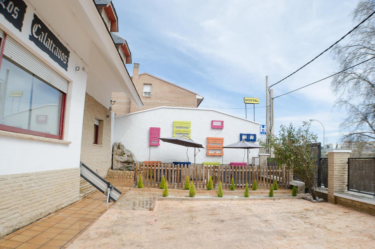 Hostal Los Calatravos Alcañiz Buitenkant foto